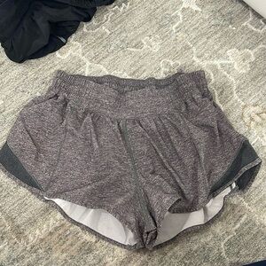 Hotty hot low rise lined short 2.5” grey